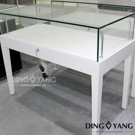 Glossy White OEM Kunci Toko Perhiasan Display Counter